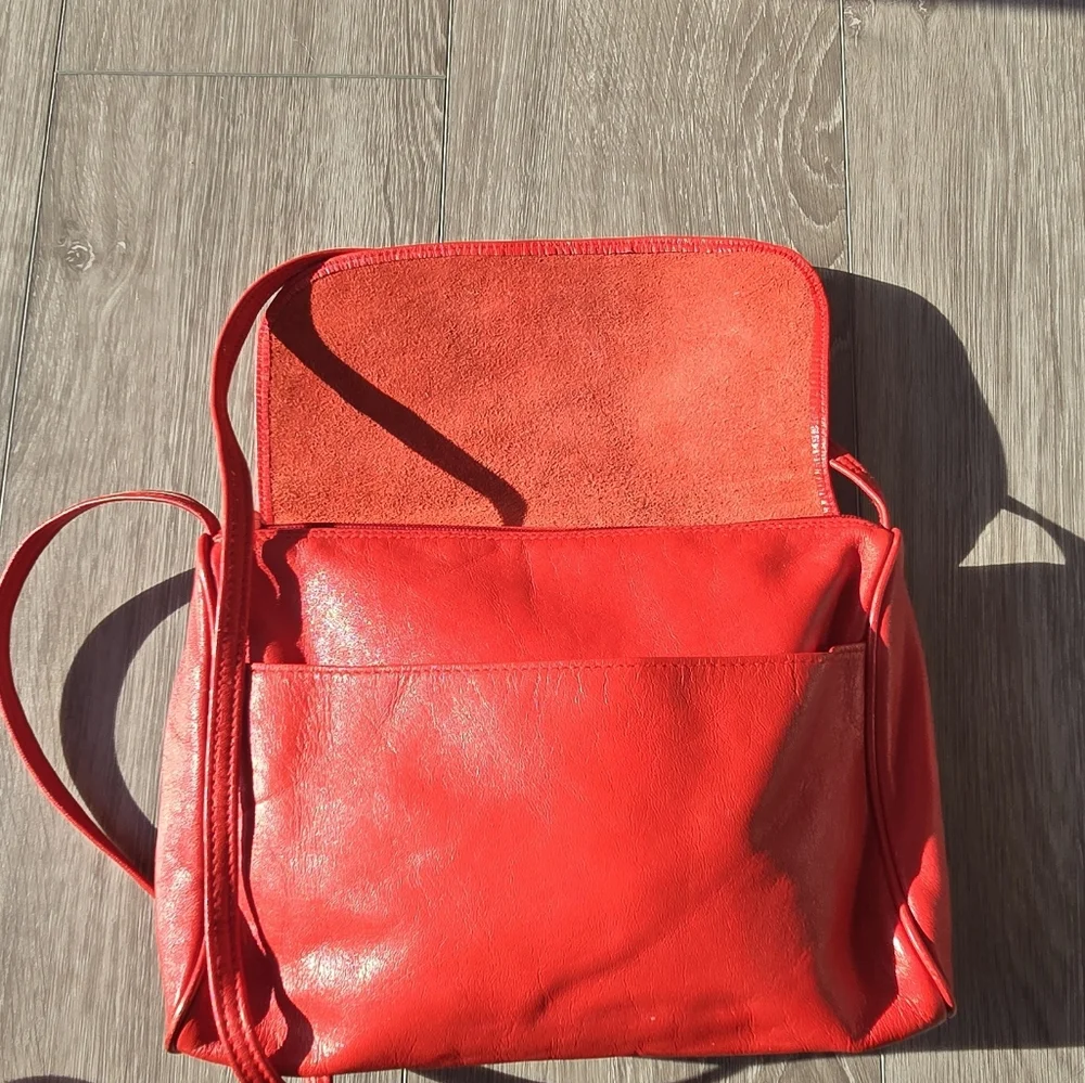 Vintage Samantha Scott Red Genuine Leather Crossbody Flap Bag — Bold Cherry Red - Picture 2 of 15